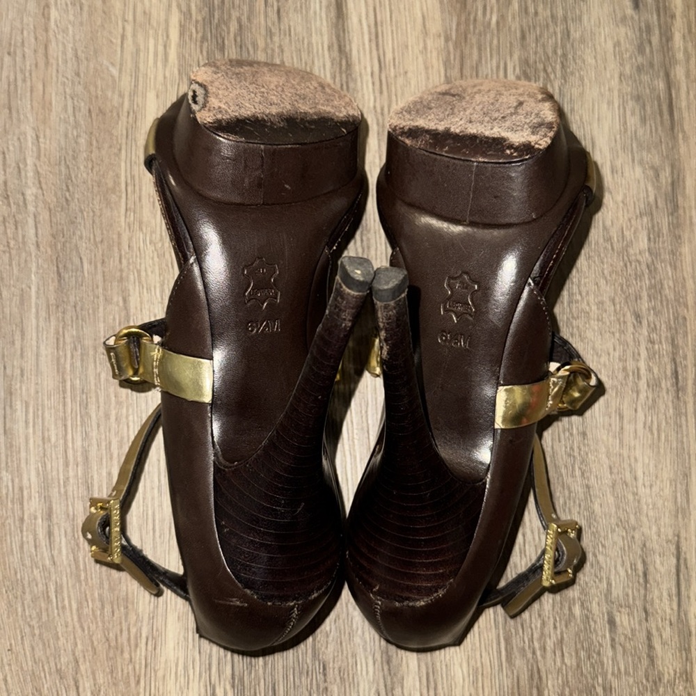 Tory Burch Brown and Gold Strappy Sandals size - 6.5M - Picture 6 of 9